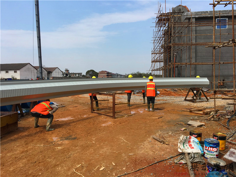 拱形屋面單元板的壓軋