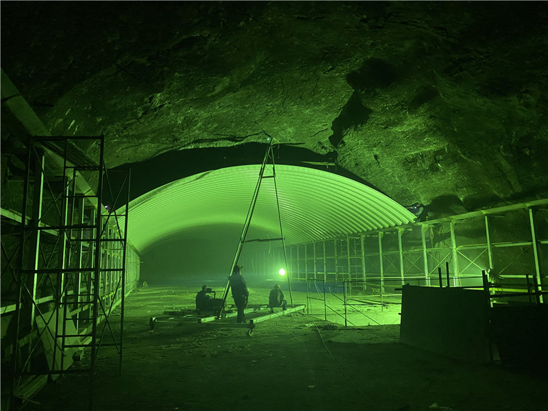 四川阿壩水電站內(nèi)無(wú)梁拱形屋頂施工